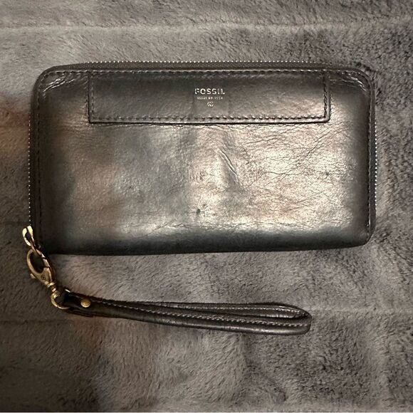 Fossil Black Leather zip around wallet - Picture 1 of 8